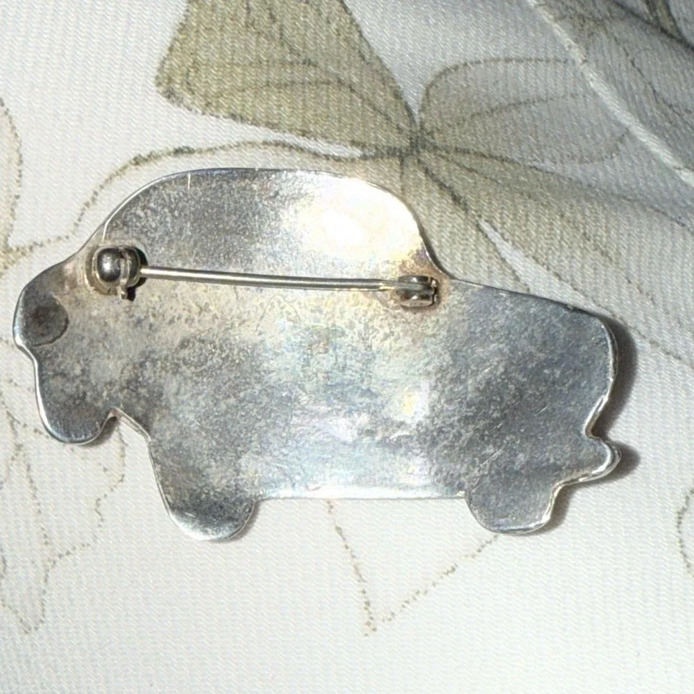 Car brooch silver-tone metal